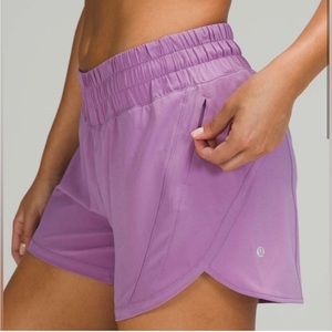 🍋 Lululemon Track That Mid-Rise Lined Short 5" in Wisteria